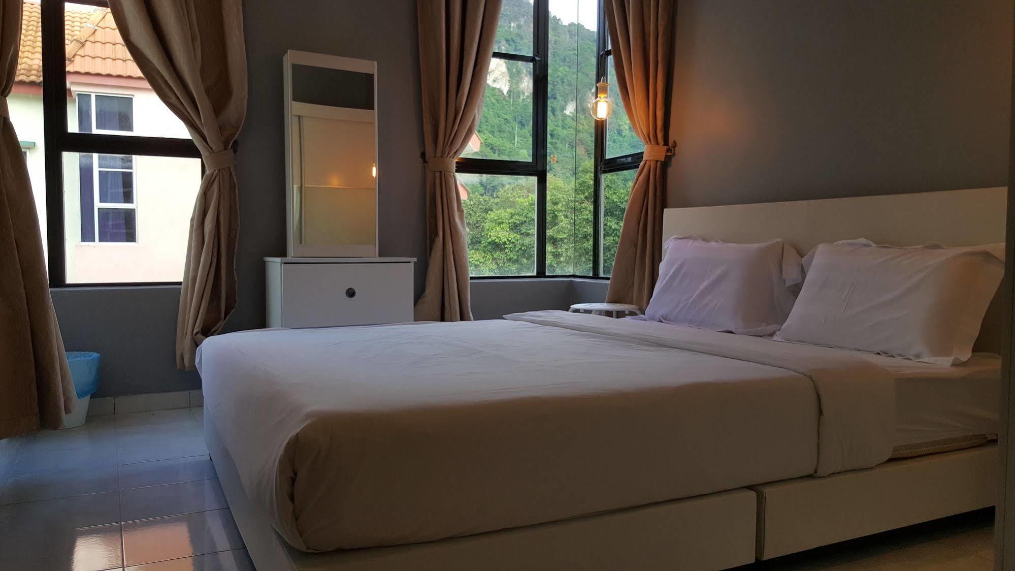 Tulip Hotel Іпох Екстер'єр фото